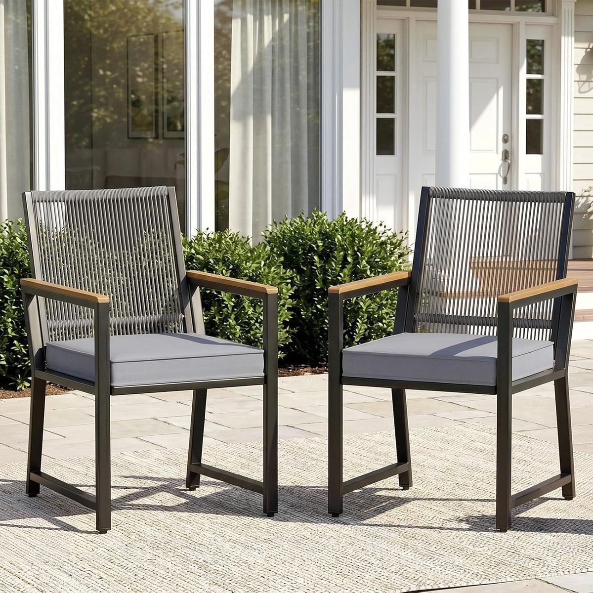Set van 2 tuinstoelen van rotan, weerbestendig, balkonstoel met WPC-armleuning, 2 stuks outdoorstoelen met afneembaar kussen, eetkamerstoelen van metaal, 160 kg belastbaar, voor terras, tuin