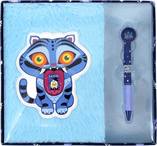 Lichtblauwe pluizige notitieboek met een blauwe cartoon tijgerprint. Een blauwe pen met sterren en tekst.