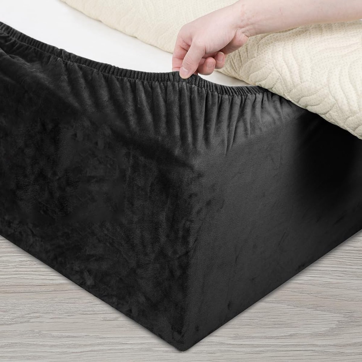 SnelShoppen - DUJUIKE Bed Valance - Zwarte Bedrok van Kreukvrij Velvet voor Kingsize Bed (180-190 cm) - Bescherming en Decoratie voor Slaapkamer en So