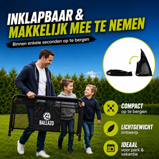 Man en jongens dragen een inklapbaar voetbaldoel.