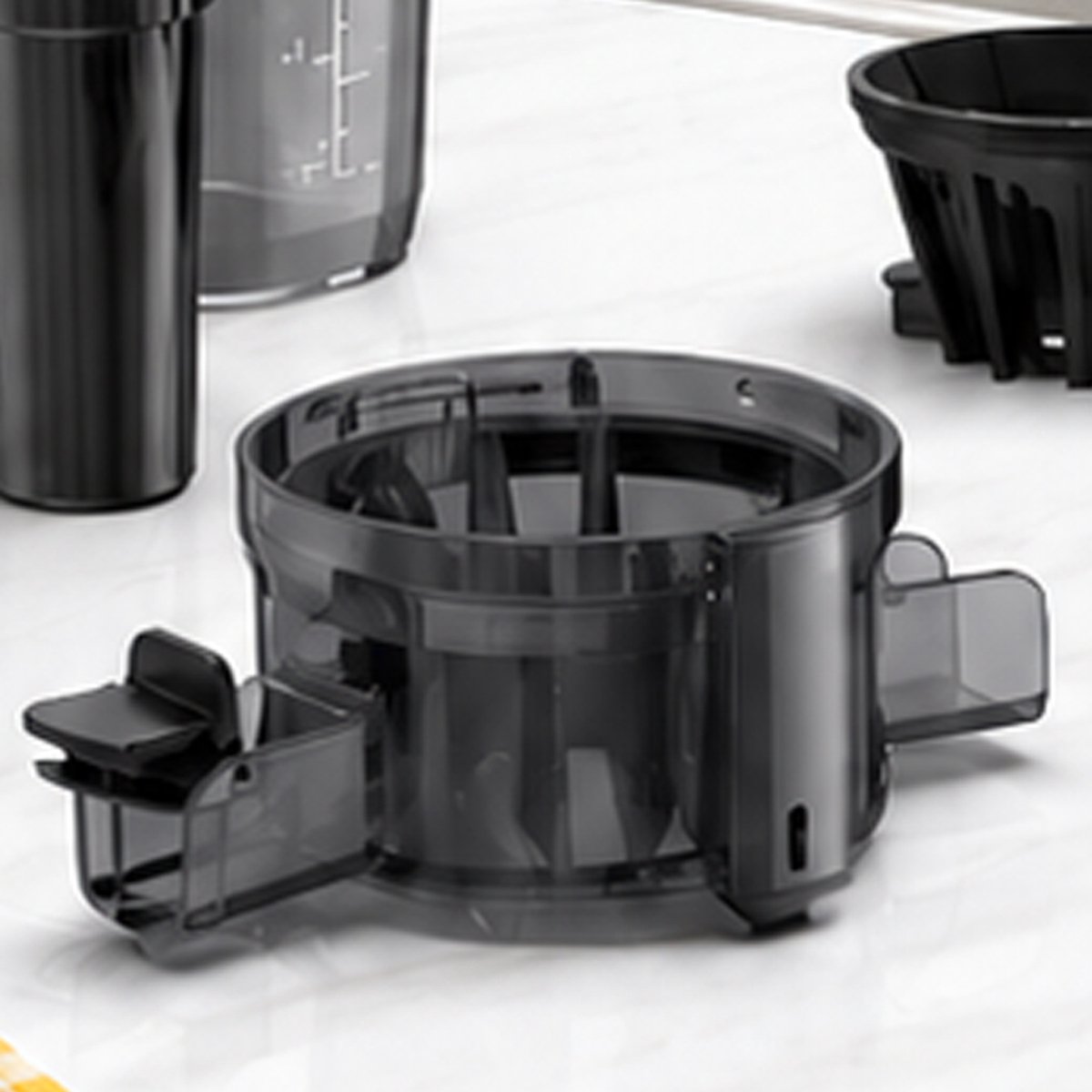 Slow Juicer Sapcentrifuge voor Groente en Fruit, 130 mm brede vulopening, hoge sapopbrengst, koude persing, BPA-vrije onderdelen, eenvoudig te reinigen thumbnail 2