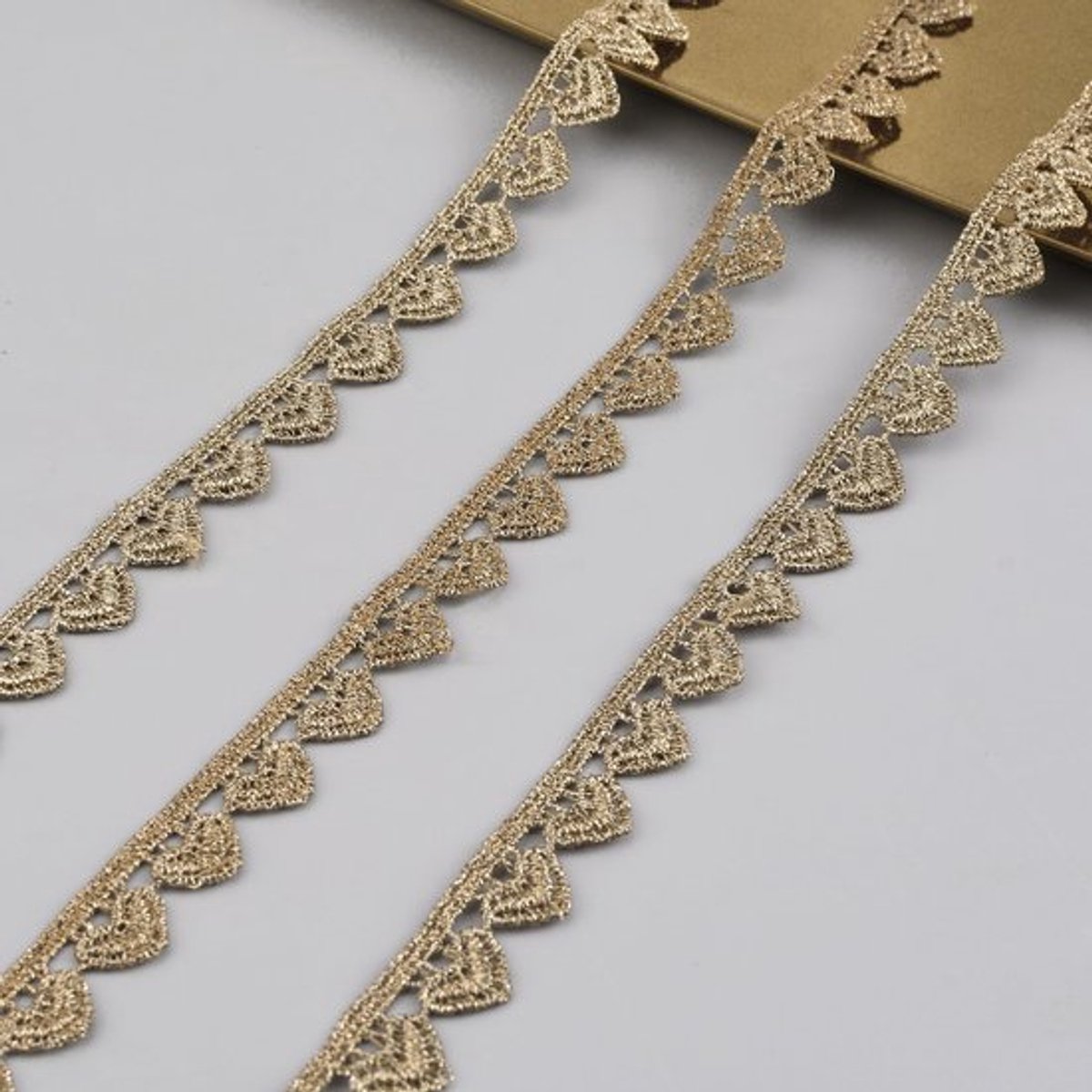 Gouden Hart Kant Trim - 5 Yards Metallic Borduur Gouden Lint 1cm Naaigerei Fringe Trim voor Kleding DIY Naaien & Knutselen