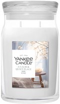 Yankee Candle - A Calm & Quiet Place Large Jar Geurkaars - 90 branduren - twee lonten