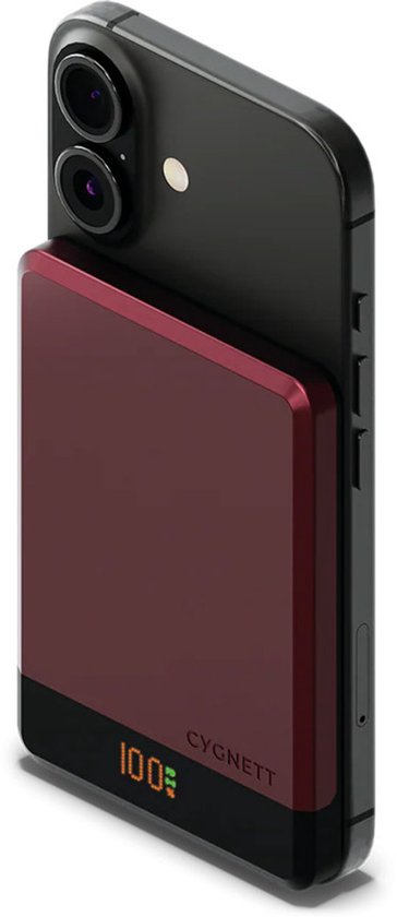 Een rode powerbank met '100%' display, magnetisch bevestigd aan een zwarte smartphone.