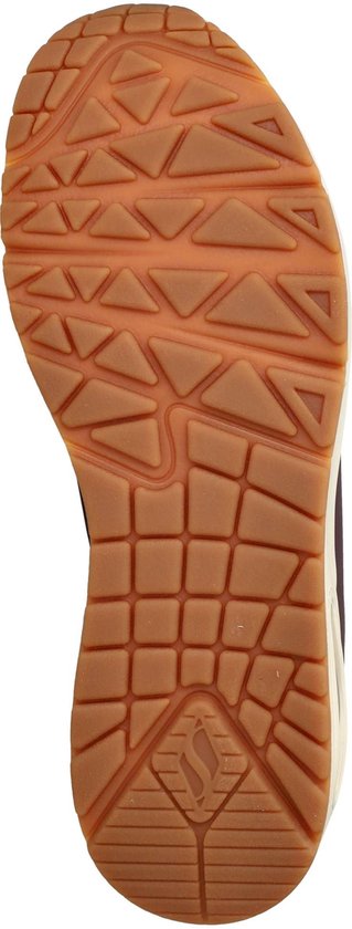Buitenzool van een paarse Skechers sneaker met geometrisch patroon.