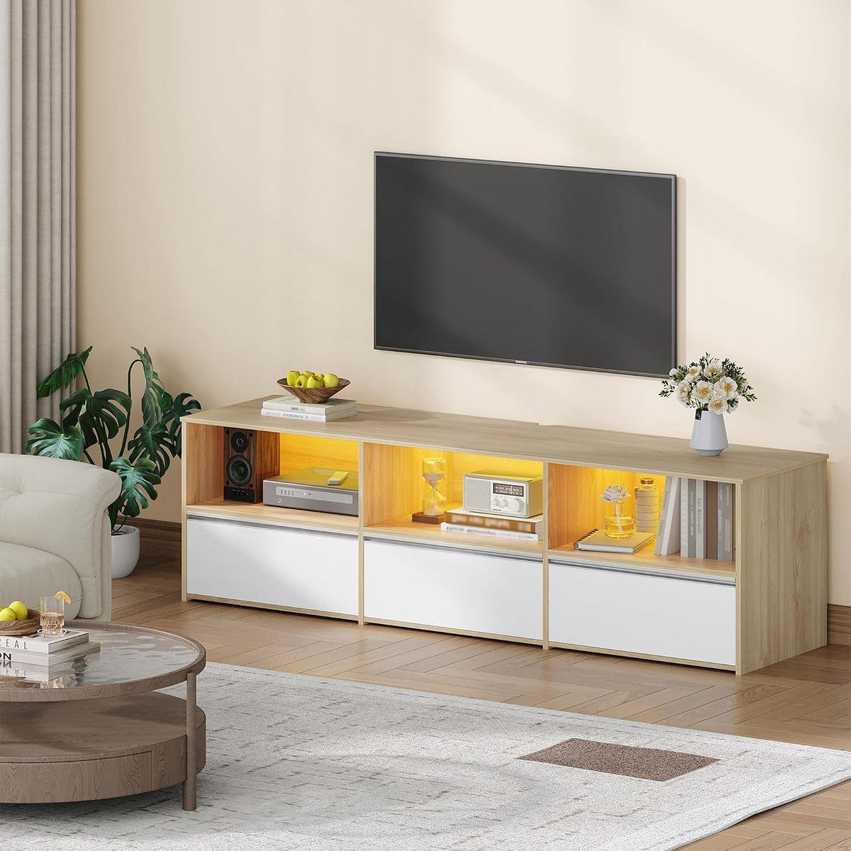 Hzuaneri tv-meubel met RGB led-verlichting, 143,5 cm lang, wit eikenhouten afwerking, tv-meubel voor televisies tot 65 inch, laag meubel met 3 lades en 3 open vakken voor woonkamer en slaapkamer.