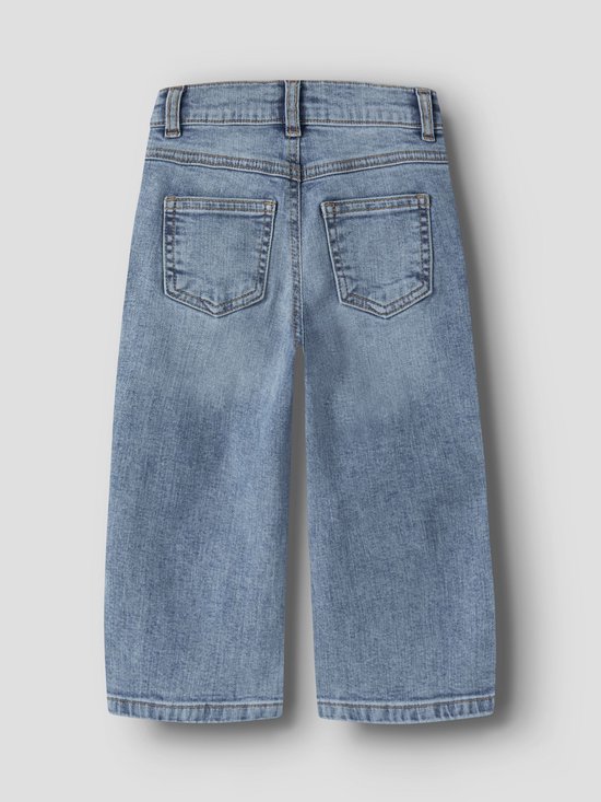 Blauwe spijkerbroek voor meisjes, achterkant, wijd model met twee achterzakken.