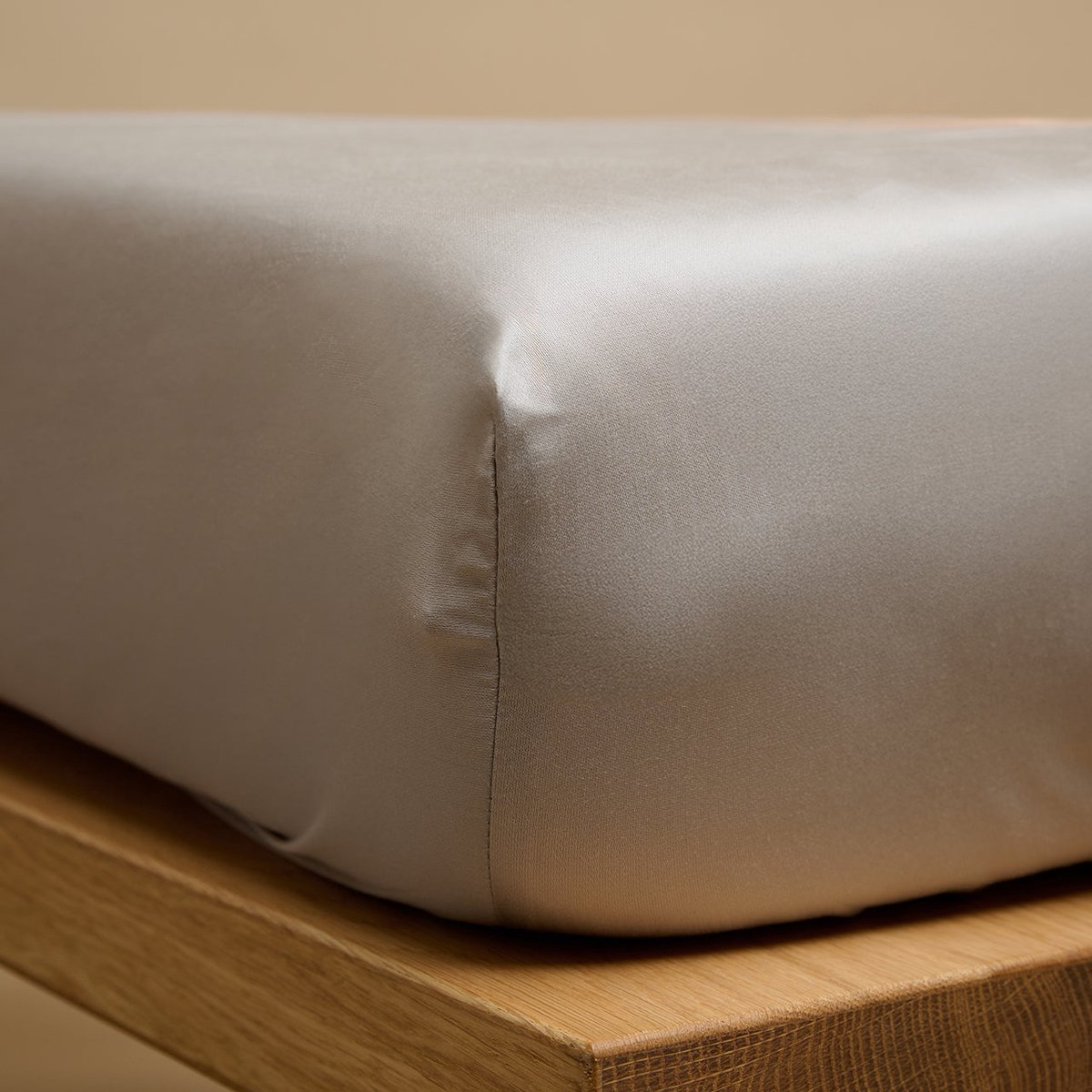 Coco & Cici - TENCEL - Sateen Hoeslaken Taupe - 210x210x30