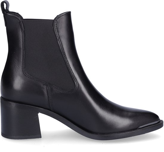 Zwarte leren Chelsea boot met puntige neus, elastische zijkanten en blokhak.