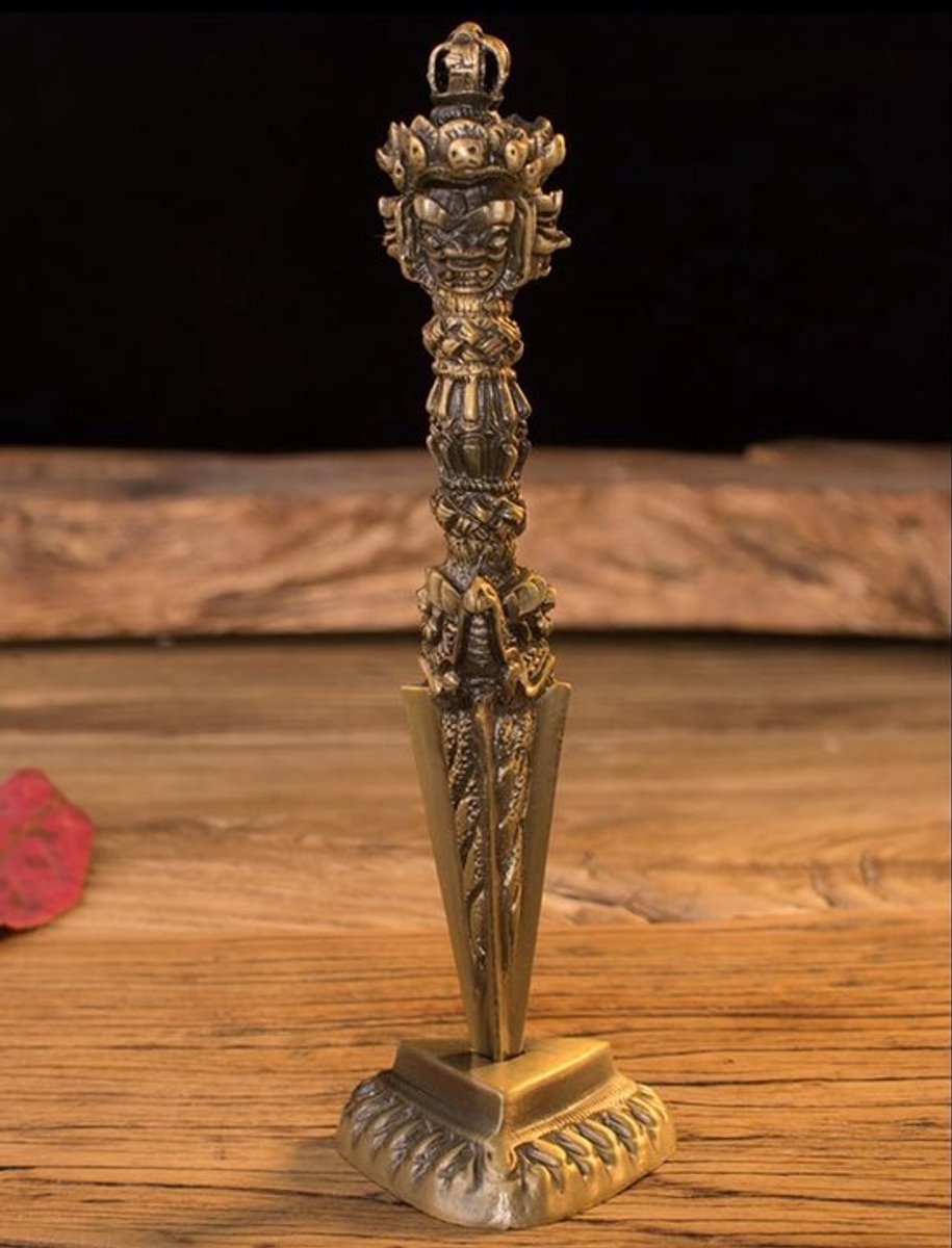 Phurba met basis - Decoratie Woonkamer - Decoratieve Tafellampen - Uniek Ornament - Geluks