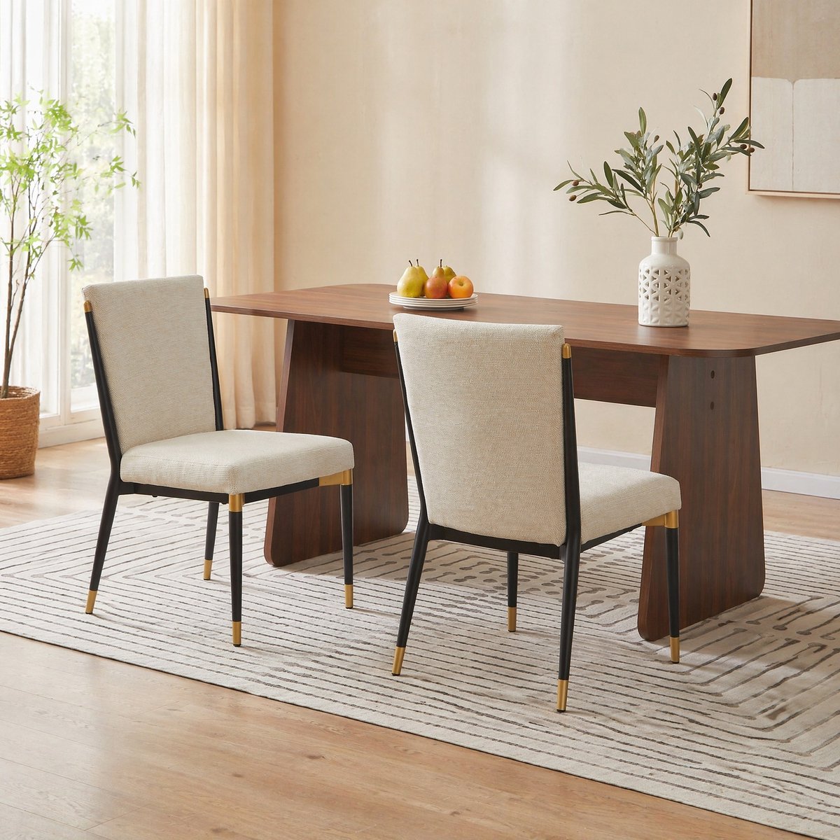 MEUNIQ Set van 2 eetkamerstoelen beige stof met zwart metalen onderstel, goudaccent en Scandinavische stijl, zonder armleuningen, 49 x 59 x 85 cm