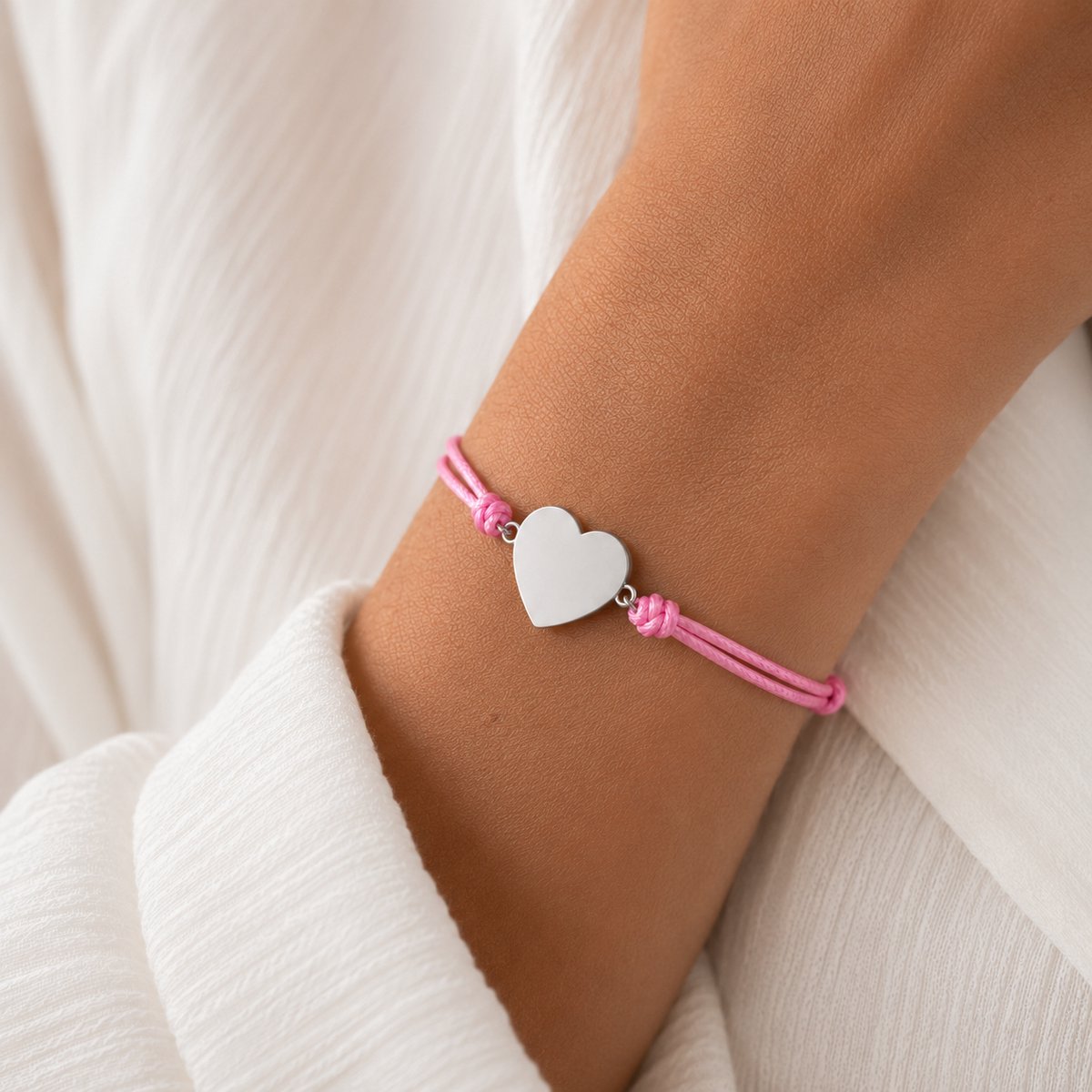 Engravia by Derya – Verstelbare Hart Armband – RVS – Minimalistisch Koordarmband – 3 cm Verstelbaar – Babyroze/Zilver – Cadeau voor Vrouw, Meisje, Vriendin of Dochter