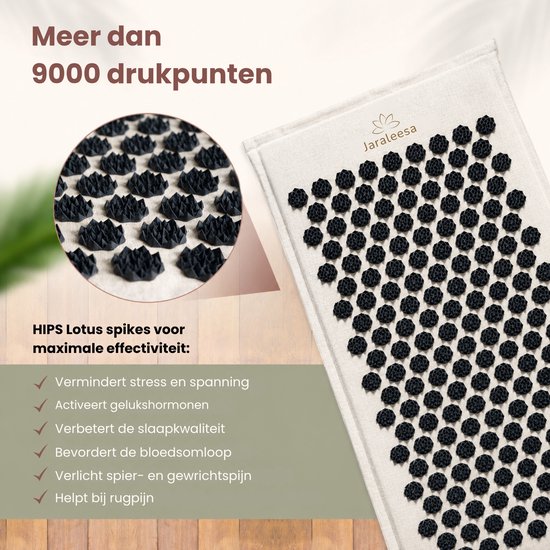Close-up van zwarte HIPS Lotus spikes op een beige acupressuurmat. Meer dan 9000 drukpunten voor effectiviteit.