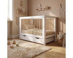 Love For Sleep Luca Babybedje 2-in-1 – Meegroeibed 120x60 cm – Inclusief Ruime Schuiflade & Extra Uitvalbeveiliging – Exclusief Matras – Massief Grenenhout – Wit & Natuurlijk Grenen