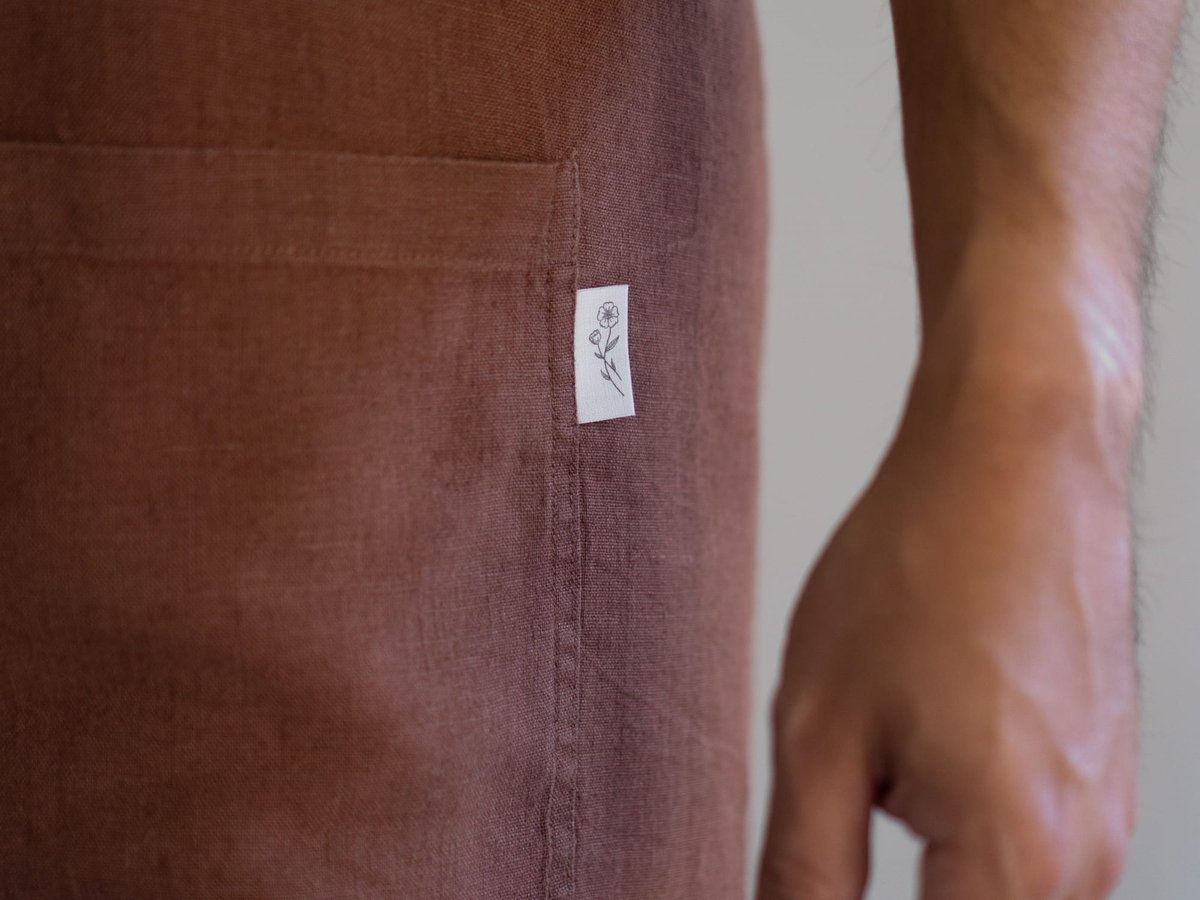 Linnen Label - Duurzaam 100% Europees gewassen linnen (keuken)schort - Kruisrug - Twee zakken - Cacaobruin