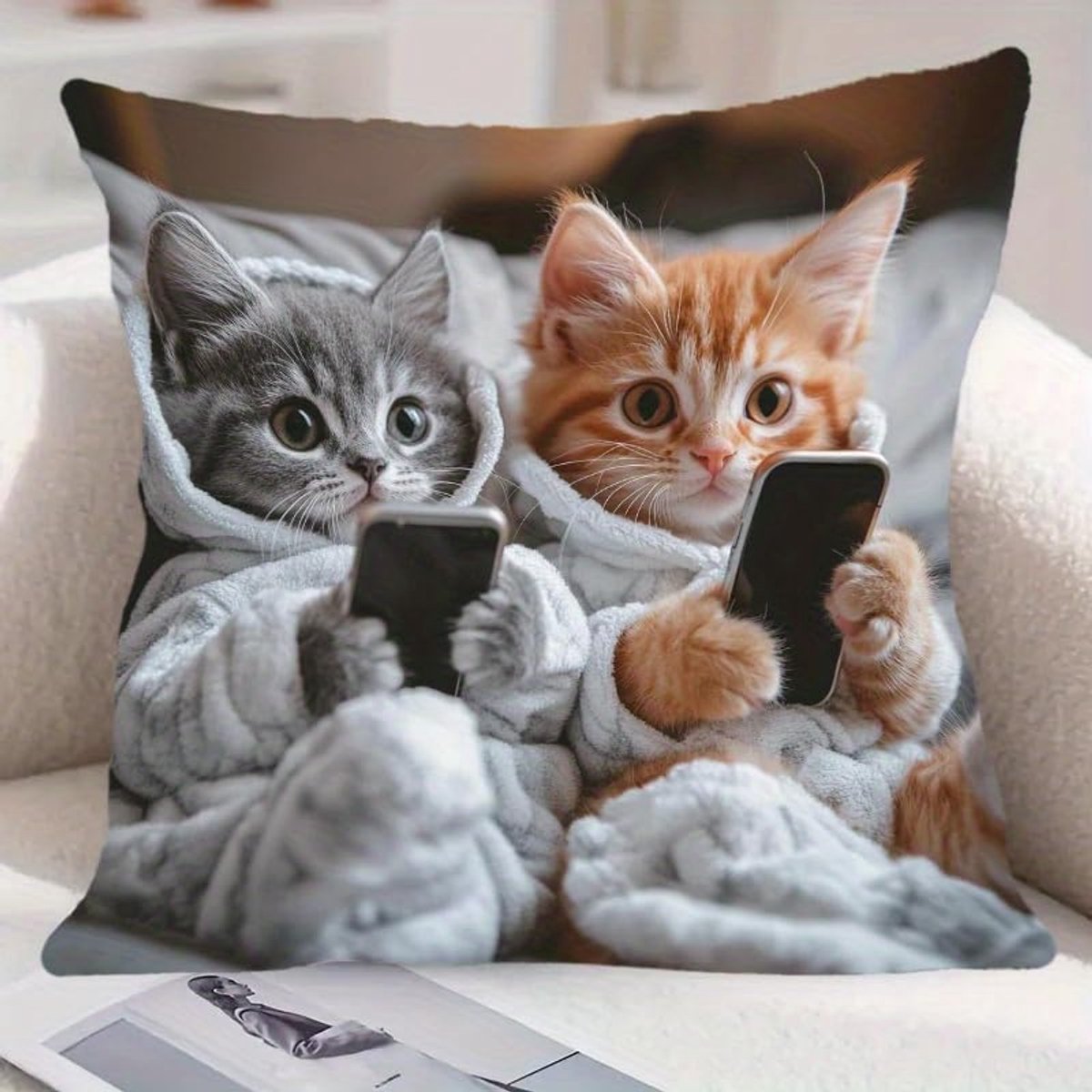 Kussenhoes 40x40 cm met schattige kattenkop print voor op de bank