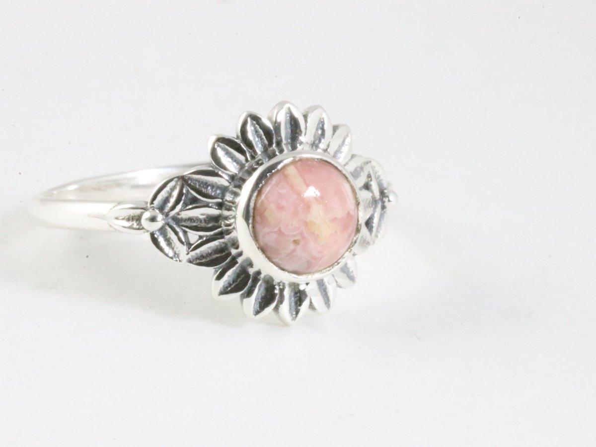 Fijne bewerkte zilveren ring met rhodochrosiet - maat 16