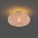 Beige, ovale lampenkap met geribd patroon, verlicht door een peertje.