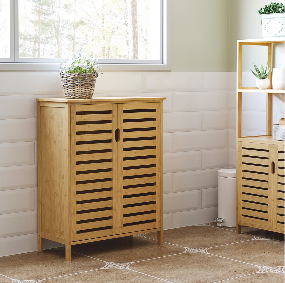 MEUNIQ badkamerkast 68 x 32 x 86 cm met 2 lameldeuren en 2 binnenplanken, vrijstaande bamb
