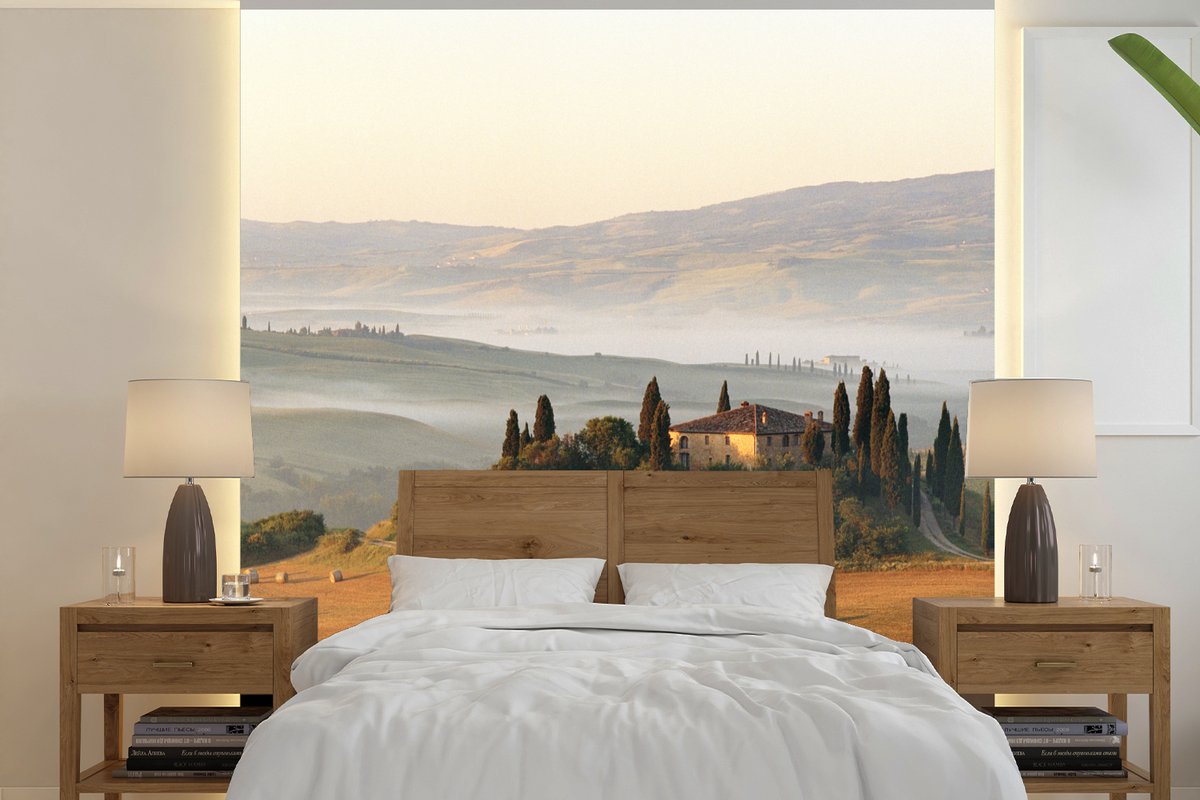 Behang - Fotobehang Toscane - Landschap - Boerderij - Breedte 220 cm x hoogte 220 cm