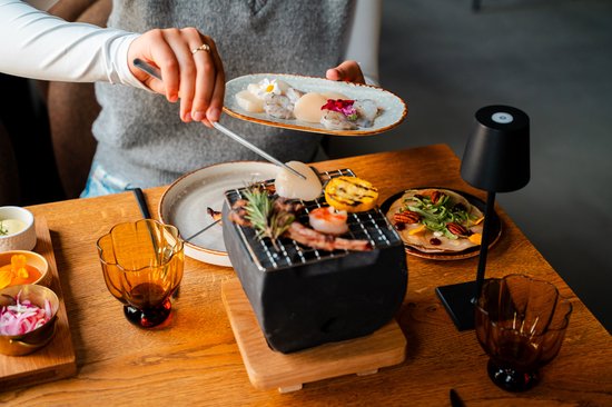 Tafel BBQ mini zwart vierkant 14 x 14 x 12 cm — afbeelding 2