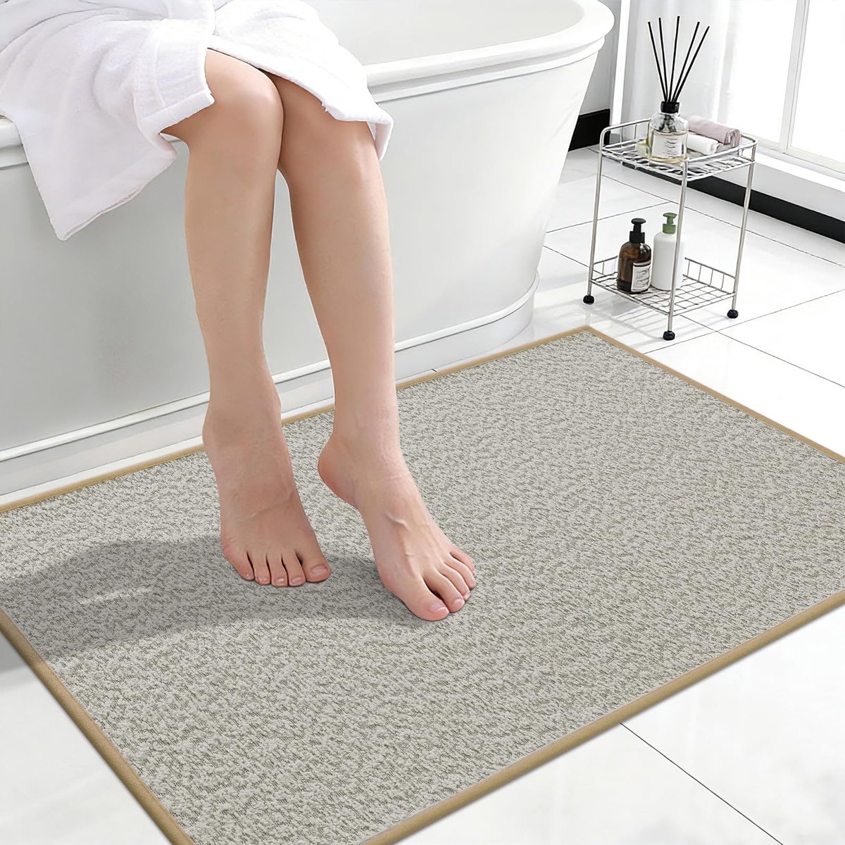 Badmat met rubberen achterkant, absorberend en sneldrogend, wasbare badmat met korte pool, 60 x 90 cm, camel