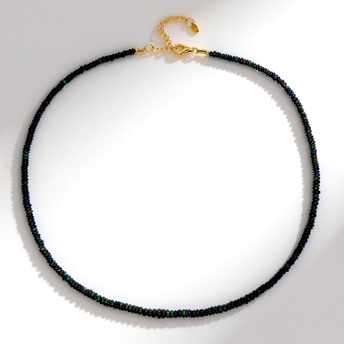 Cavill - Zilveren halsketting - 925 Sterling Zilver verguld - 26,6 ct Ethiopische Mezezo opalen - verstelbaar 45-50 cm - Elegant fancy kraal design