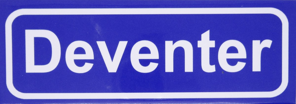 Souv© - koelkast magneet - plaatsnaam bord - kombord - souvenir - koelkastmagneetje - relatiegeschenk Deventer