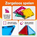 Kleurrijke magnetische tegels: roze, groen en geel. Close-up van ronde hoeken en magneten. Tekst: "Gemaakt van niet-giftige materialen".