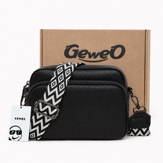 Sac bandoulière noir avec fermeture éclair, sangle à motifs et porte-clés assorti.