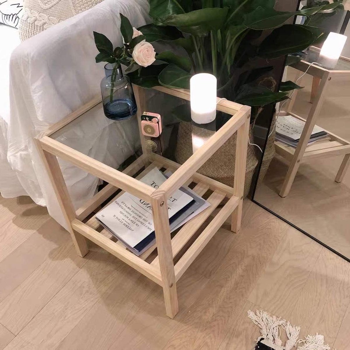 Houten bijzettafel - Kleine tafel - Decoratie en opberg - Glazen blad - 35x35x50 cm - Houtkleur