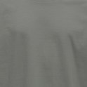 Close-up van de textuur van een effen donkergrijs T-shirt.