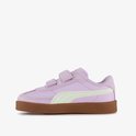 Zij-aanzicht van een lila sneaker met klittenbandsluitingen, crème-kleurige strepen en bruine zool.