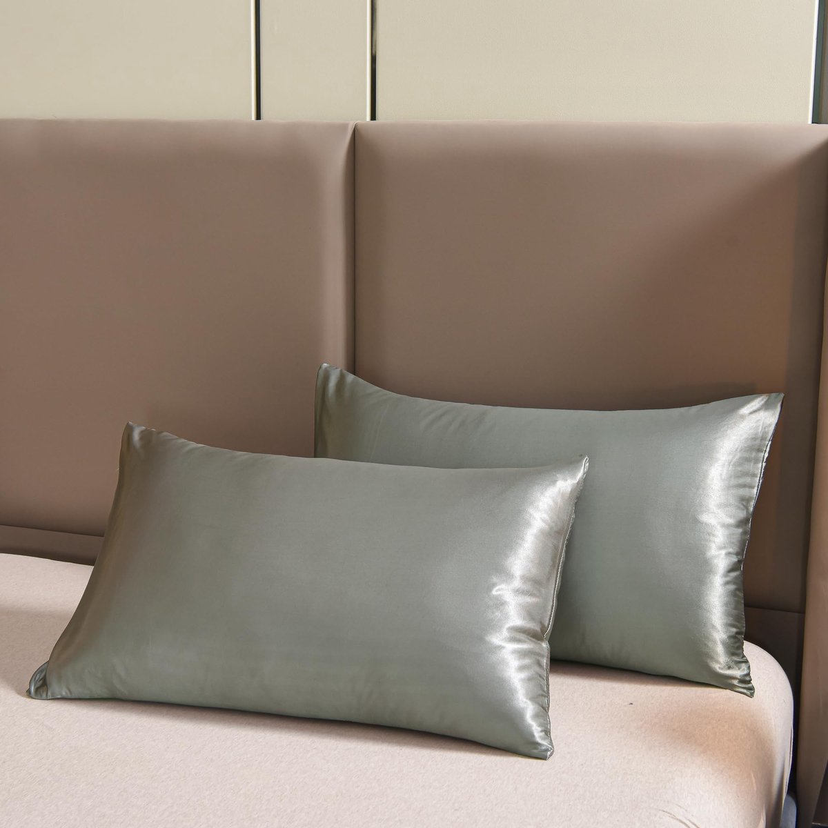 Set van 2 Satin Kussenhoezen 40 x 80 cm - Grijs