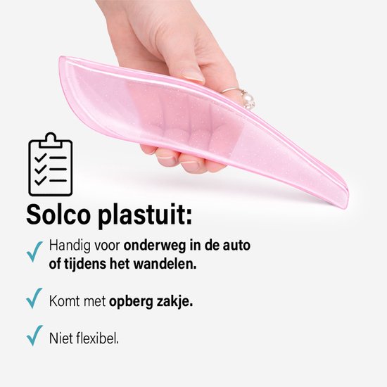Hand die een roze, glitterende plastuit vasthoudt. Lijst met tekst 'Solco plastuit:'.