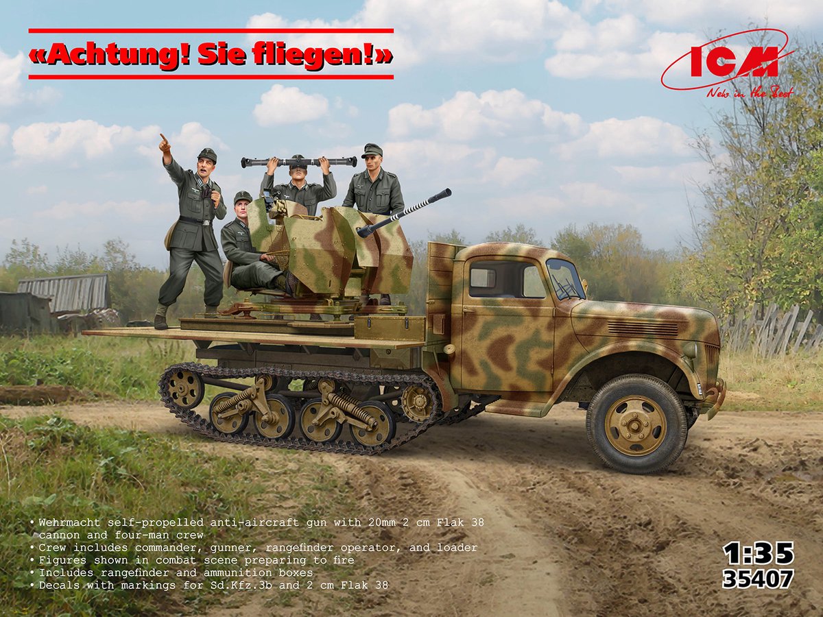 ICM Modelbouwpakket Militaire voertuigen - 35407 -Achtung! Sie fliegen!- - Sd.Kfz.3b met 2 cm Flak en Bemanning WWII - Duits Militair Voertuig met 4 Figuren Plastic - 1:35 - Modelbouw