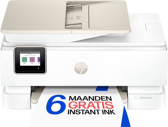 Witte HP Envy Photo printer met een papier dat 6 maanden gratis Instant Ink belooft.