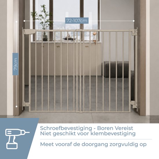 Beige traphekje van 72-107cm breed en 79cm hoog, met tekst en boor-icoon.