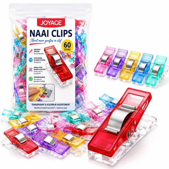 Zicht op een pakket van 60 naai clips, veelkleurig en transparant. Verspreide clips op de voorgrond in rood, roze, paars, blauw, groen.