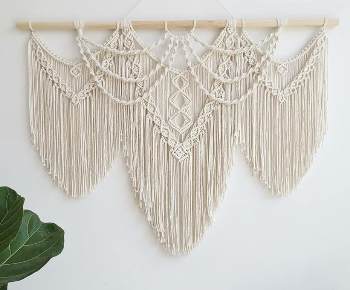 Macramé Muurhanger met Kwastjes, Handgeweven Boho Wandkleed, Natuurlijk Katoenen Touw, 110 cm, Beige