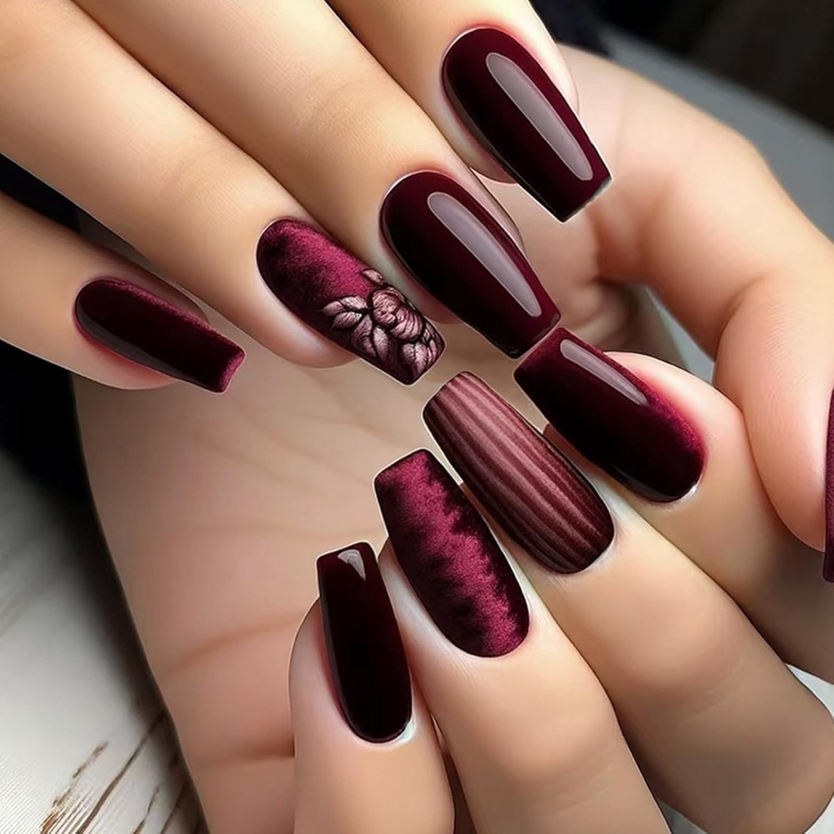 24 stuks donkerrode French Press-on nagels, medium lange doodskist
