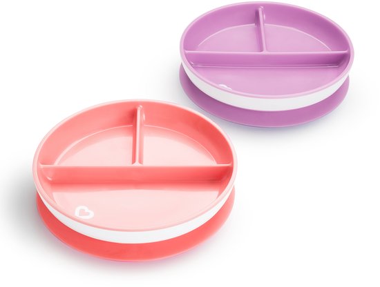Twee verdeelde bordjes, één roze en één paars, met witte rand en zuignap. Munchkin-logo op het roze bordje.