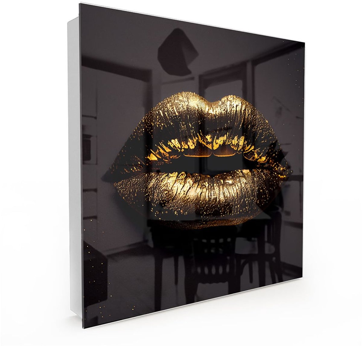 MyDesignGlas Sleutelkastje met Glazen Deur en Print – 50 Haken – 30x30x5 cm – Gouden Lippen op Zwarte Achtergrond – Metalen Sleutelkast – Wit – Linksopenend