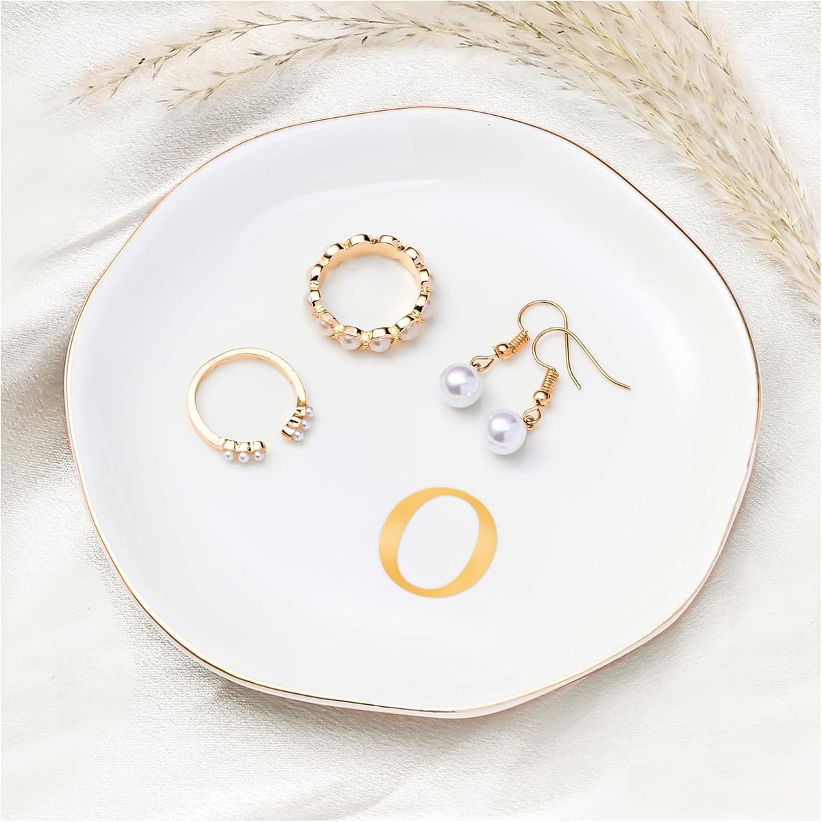 Keramische ring schotel sieraden lade, gepersonaliseerde snuisterij schotel met gouden initialen voor oorbellen kettingen, decor verloving huwelijksgeschenken voor vrouwen -wit O