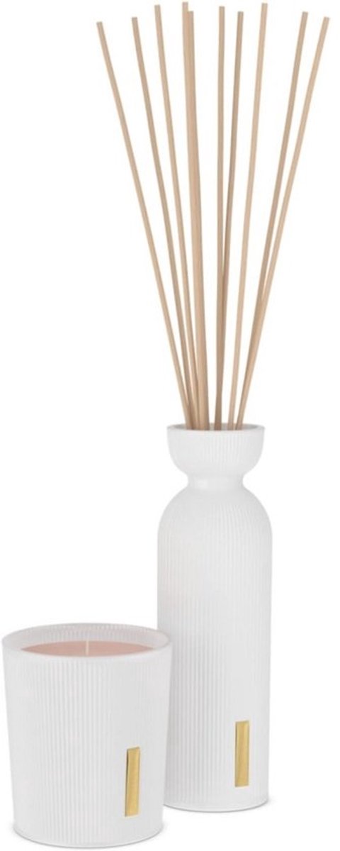 Rituals The Ritual of Sakura Gift Set - Geurkaars en Rietverspreider met Rijstmelk en Kersenbloesem
