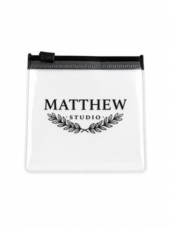 Transparante pouch met Matthew Studio logo en zwarte rits.