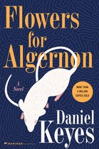 Boekomslag van 'Flowers for Algernon' met een witte muis en gele tekst op een donkerblauwe achtergrond.