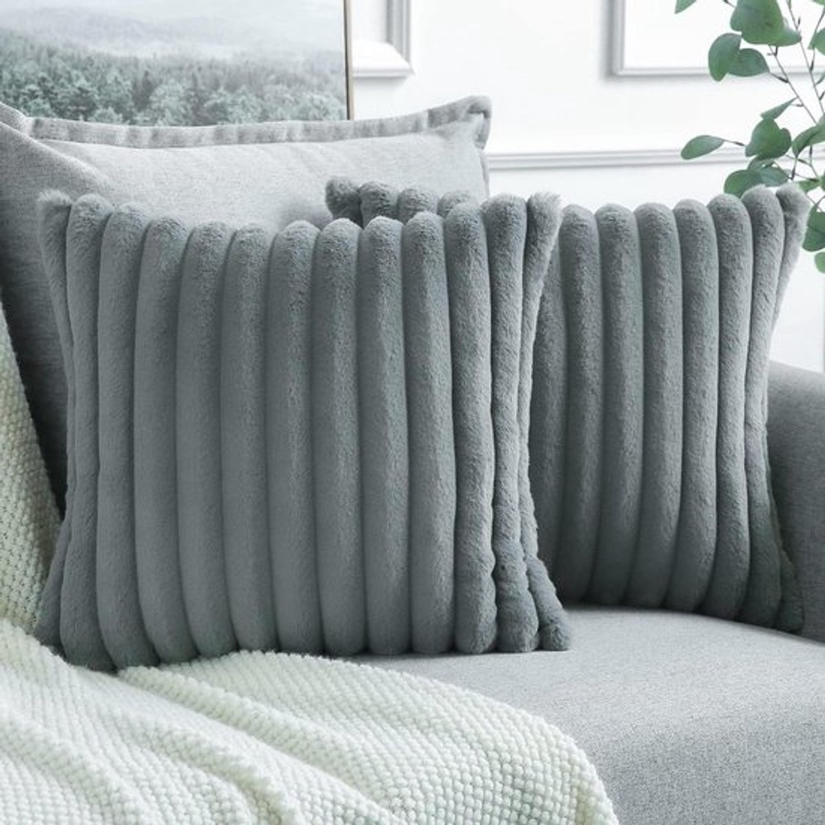 Set van 2 grijze pluche fluwelen kussenhoezen voor bank en slaapkamer - Zacht kunstbont - Decoratieve kussensloop - Thuis en auto decoratie (45 x 45 cm)