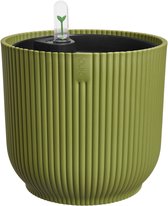 Lichtgroene Elho bloempot met verticale ribbels, zelfwateringssysteem en watermeter.