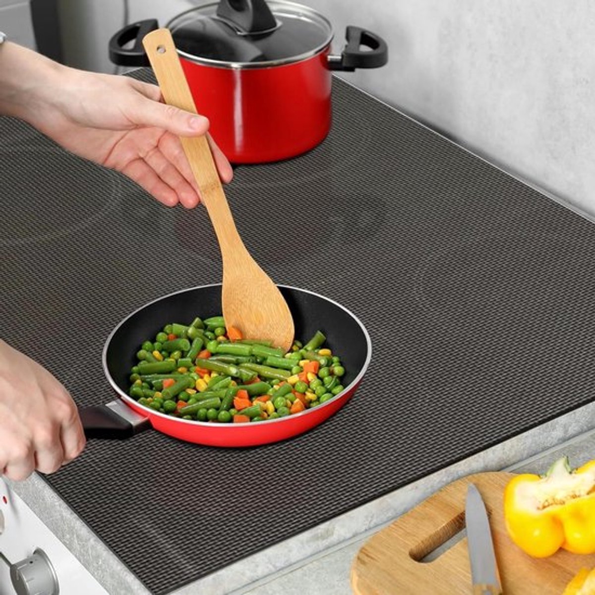 Beschermmat voor Inductiekookplaten - Antislip Siliconen Mat, Herbruikbaar, Warmtebestendig, Grijs en Zwart, 52 x 60 cm